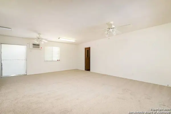 190 BROOKSHIRE DR, San Antonio, TX 78227