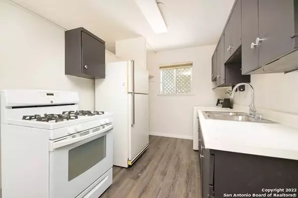 190 BROOKSHIRE DR, San Antonio, TX 78227