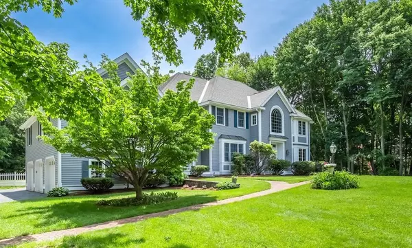 8 Farnham Cir, Andover, MA 01810