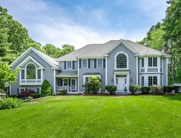 8 Farnham Cir, Andover, MA 01810