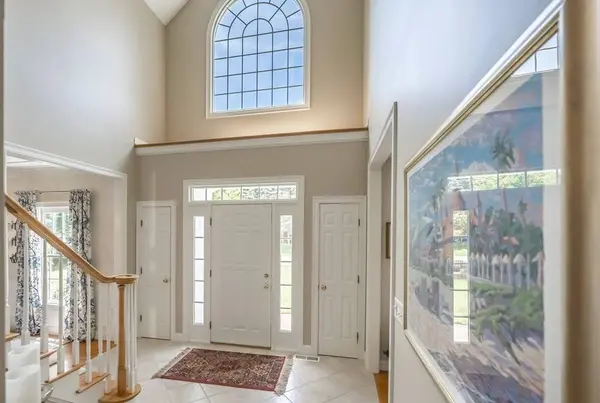 17 Somerset Dr, Andover, MA 01810