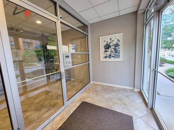 1378 Perry ST #312, Des Plaines, IL 60016