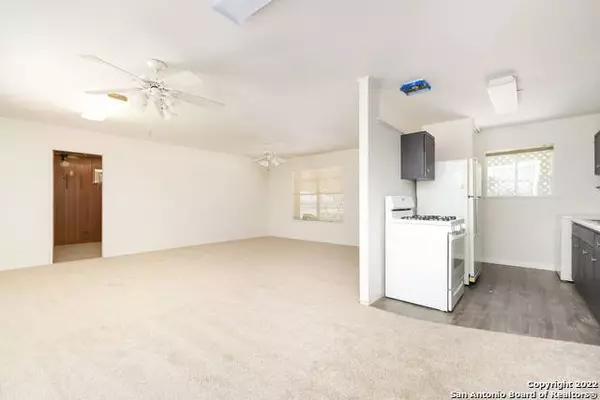 190 BROOKSHIRE DR, San Antonio, TX 78227