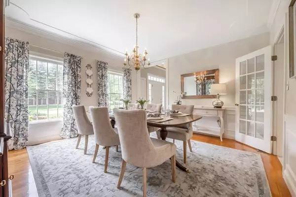 17 Somerset Dr, Andover, MA 01810