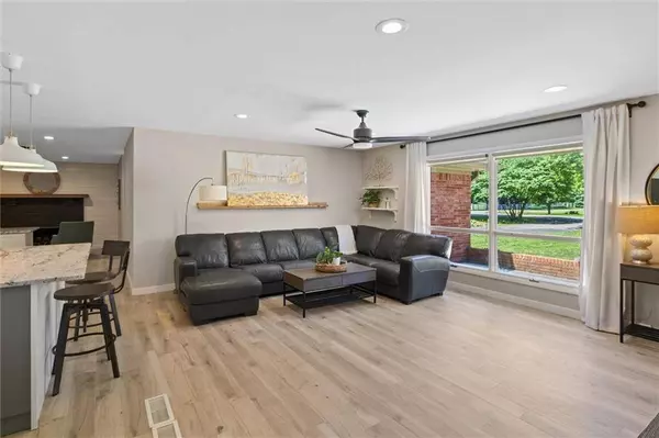 4401 Clover DR, Indianapolis, IN 46228