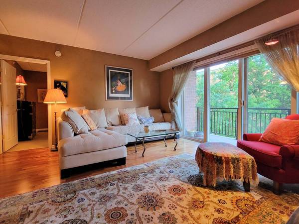 1378 Perry ST #312, Des Plaines, IL 60016