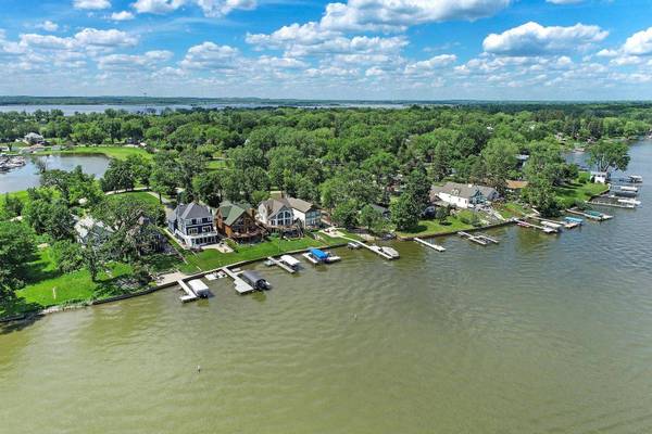 38379 N Drexel BLVD, Antioch, IL 60002