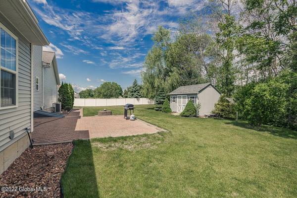 84 Blue Jay  WAY, Rexford, NY 12148