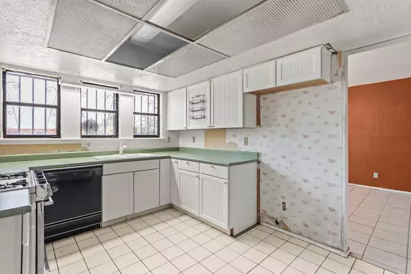 4505 R L Shoemaker Drive, El Paso, TX 79924