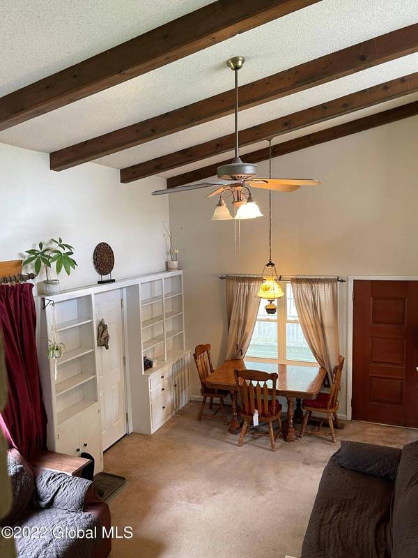 138 Log City  RD, Amsterdam, NY 12010