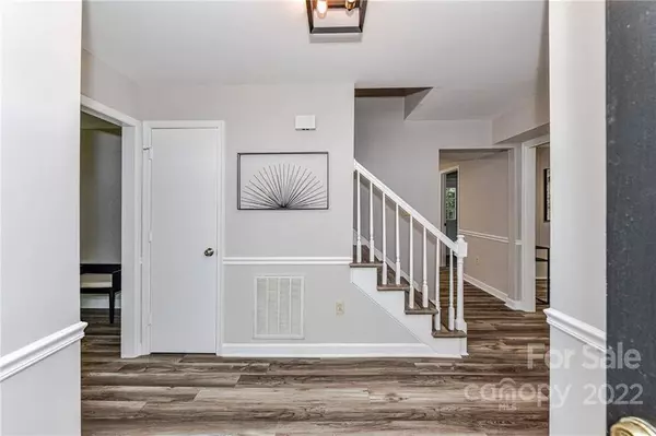 7628 Summerwood LN, Charlotte, NC 28270