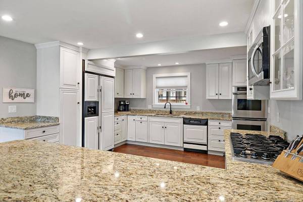 40471 N Bluff DR, Antioch, IL 60002