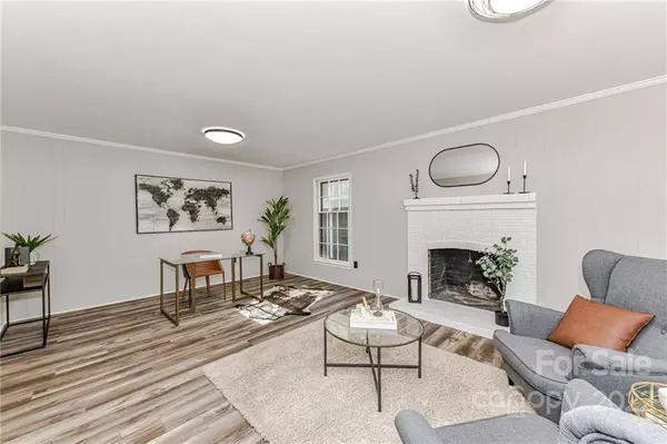 7628 Summerwood LN, Charlotte, NC 28270