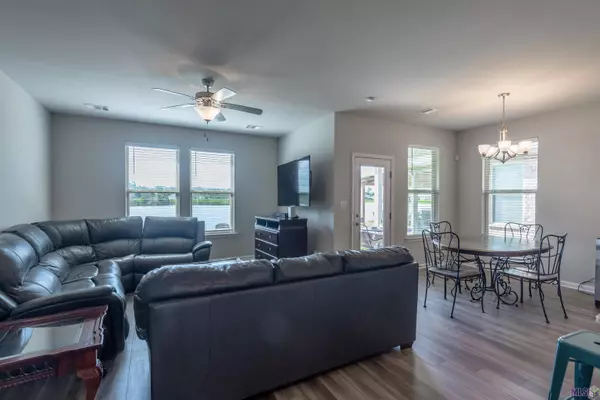 1133 FOXTAIL DR, Baton Rouge, LA 70820