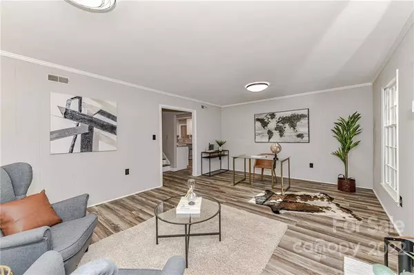 7628 Summerwood LN, Charlotte, NC 28270