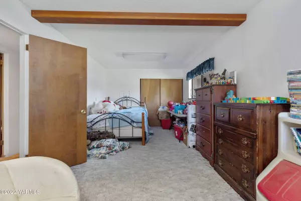 1305 Adams Ave, Toppenish, WA 98948