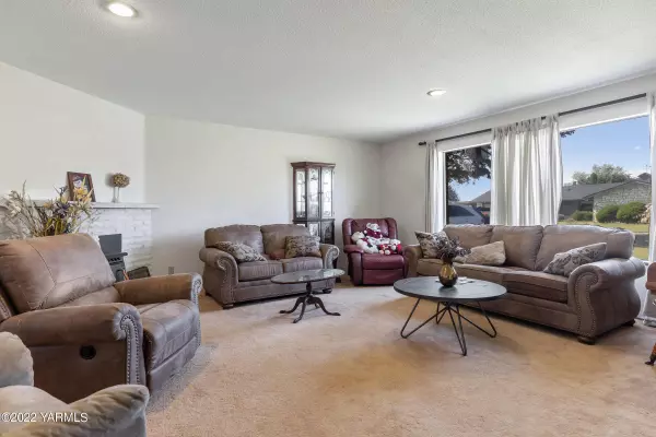 1305 Adams Ave, Toppenish, WA 98948