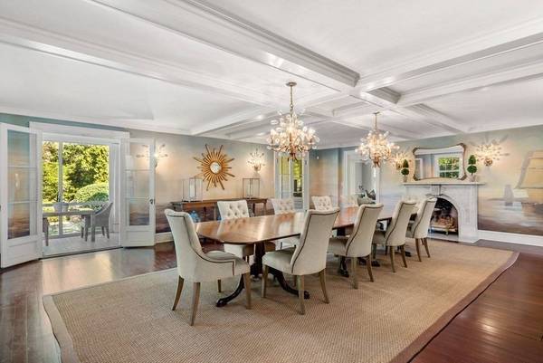 143 Grapevine Rd, Wenham, MA 01984
