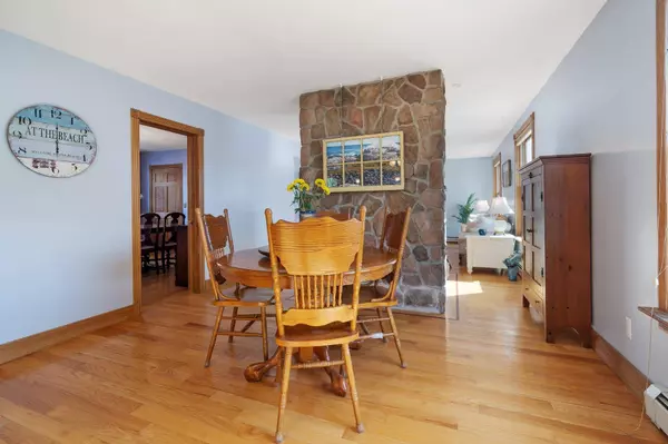 42 Nudd AVE, Hampton, NH 03842