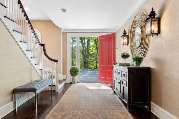 143 Grapevine Rd, Wenham, MA 01984