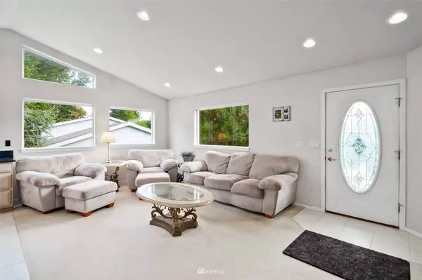 13930 70th Street Ct E, Sumner, WA 98390