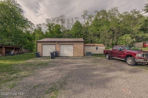 218 Chapman DR, Amsterdam, NY 12010