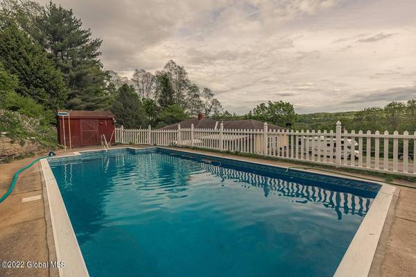 218 Chapman DR, Amsterdam, NY 12010