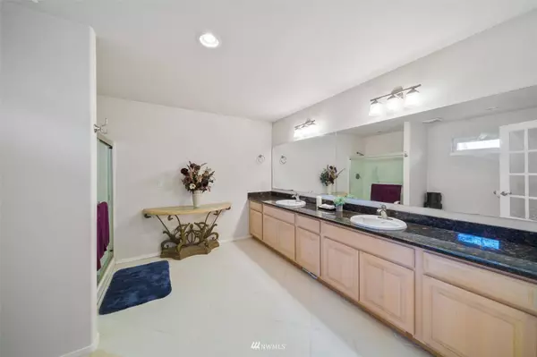 13930 70th Street Ct E, Sumner, WA 98390