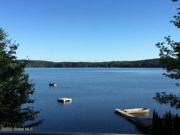 3045 E South Shore DR, Galway, NY 12074