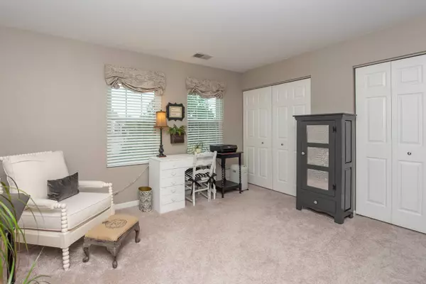 536 Pinebrook DR, Bolingbrook, IL 60490