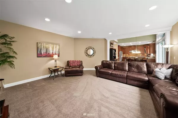 2103 10th Street Pl SW, Puyallup, WA 98371