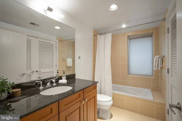 6820 WISCONSIN AVE #6005, Chevy Chase, MD 20815