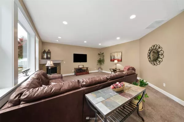 2103 10th Street Pl SW, Puyallup, WA 98371