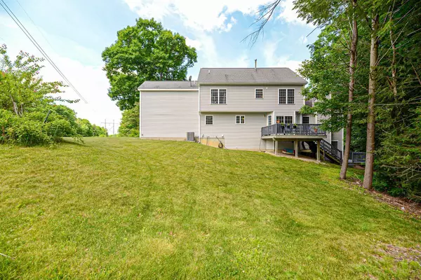 59 Quaker LN, Dover, NH 03820