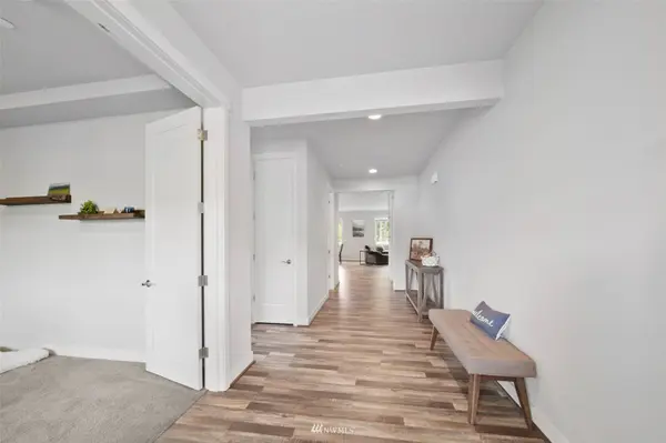 8018 206th AVE E, Bonney Lake, WA 98391