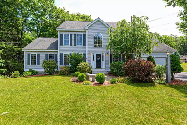 59 Quaker LN, Dover, NH 03820