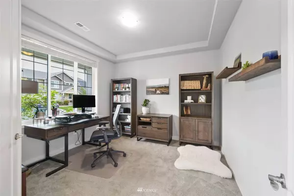 8018 206th AVE E, Bonney Lake, WA 98391