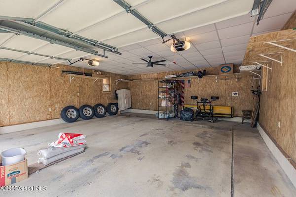 5 Sloane AVE, Amsterdam, NY 12010