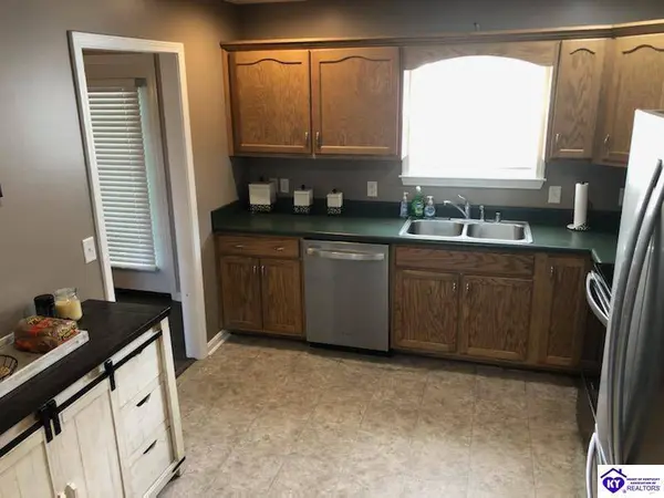 112 Bottle Drive, Elizabethtown, KY 42701