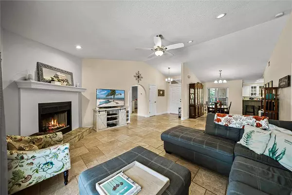 1423 GRAND CAYMAN CIR, Winter Haven, FL 33884