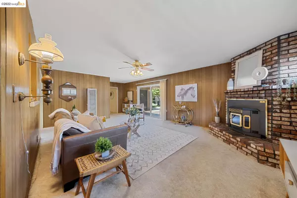 17440 Via Toledo, San Lorenzo, CA 94580