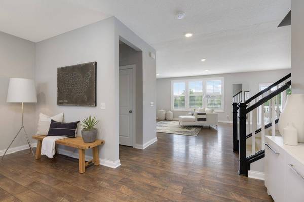 9256 Compass Pointe CIR, Woodbury, MN 55129