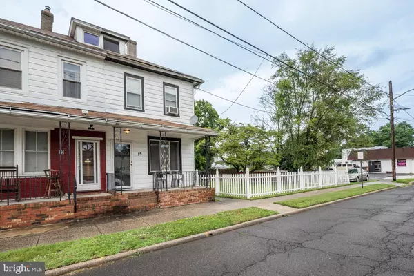 15 W 3RD ST, Burlington, NJ 08016