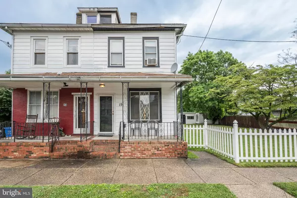 15 W 3RD ST, Burlington, NJ 08016