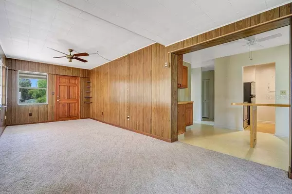 531 N FLOYD CIR, Deltona, FL 32725