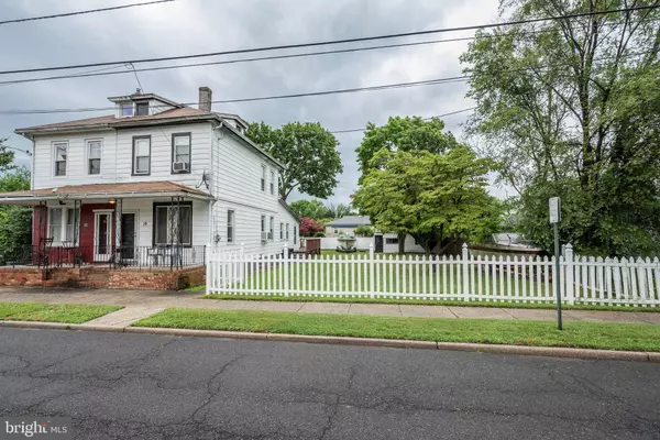 15 W 3RD ST, Burlington, NJ 08016