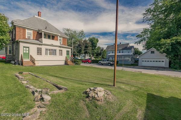 5 Sloane AVE, Amsterdam, NY 12010