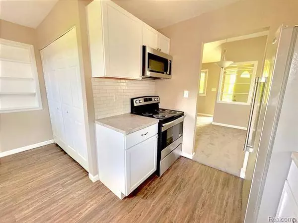 23139 GRABAR Square, Warren, MI 48089