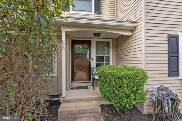 73 FARNWOOD RD, Mount Laurel, NJ 08054