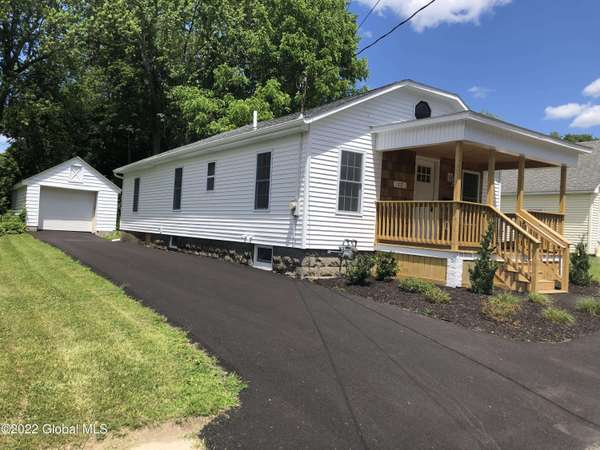 12 4th  ST, Amsterdam, NY 12010